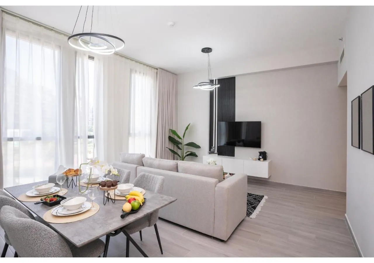 Modern 1Br Apt Noor 1 With Serene Outlook By Vibel Dubai Apartment