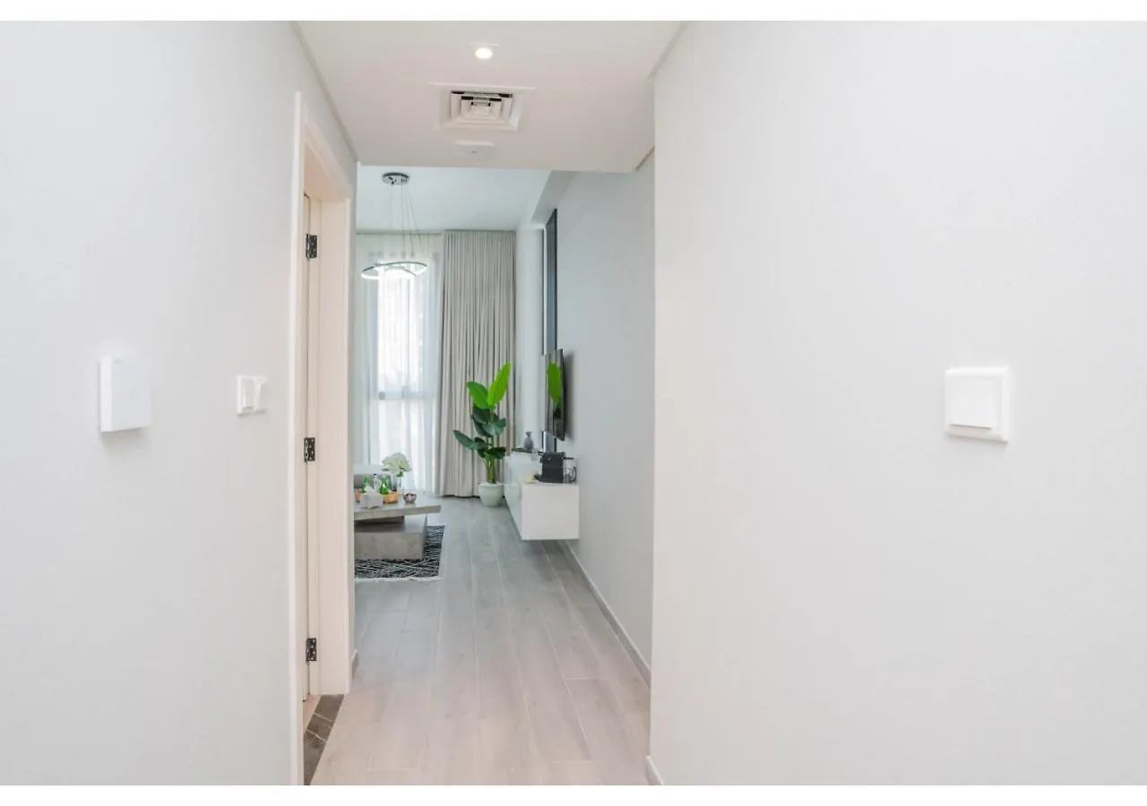 Modern 1Br Apt Noor 1 With Serene Outlook By Vibel Dubai